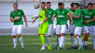 Пирин пристига в София ближейки рани от домакинската загуба от