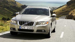 Volvo изтегля 65 000 автомобилa V70 и XC70