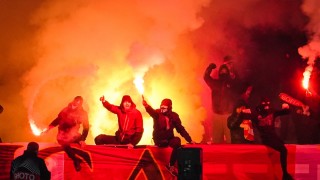 Отдаден фен на ЦСКА показа видео клип от дома си