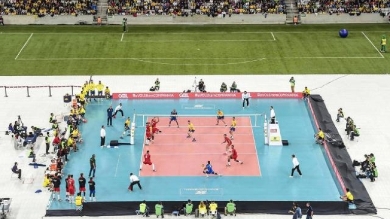 Шампионът във волейболната Световна лига ще бъде излъчен на футболен стадион