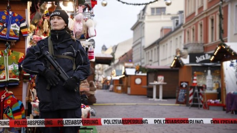 Германската полиция издирва подателя на пакет, в който първоначално се