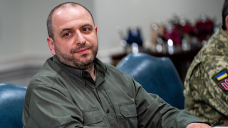 Украинският министър на отбраната Рустем Умеров заяви че навременните доставки