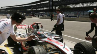 Макларън доминира и на втората тренировка