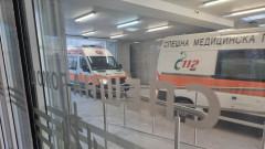 Бетоновоз удари автобус в София
