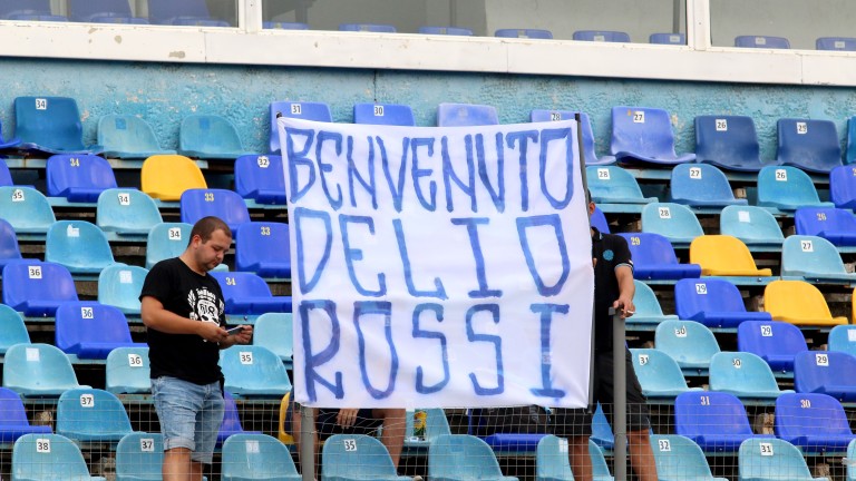Делио Роси продължава да се радва на фенската подкрепа (ВИДЕО)