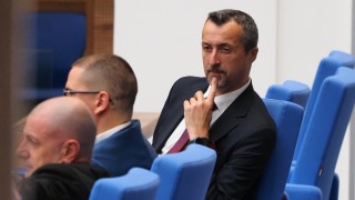 НЗОК: Няма фирма, явила се на преговори за безплатните антибиотици за деца от 1 юли