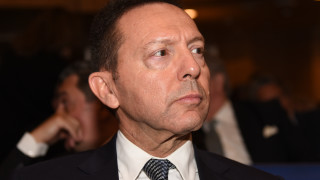 Гуверньорът на централната банка на Гърция е поискал от премиера