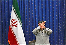 Ахмадинеджад освиркан в Техеран