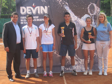 Караманолева и Милушев спечелиха титлата на двойки от държавното първенство по тенис 