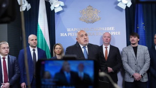 Мария Габриел очаква извинение, Борисов - голямо извинение