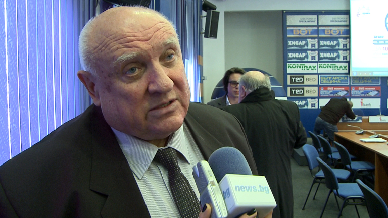 Марковски пита къде са парите, източени от банковата служителка