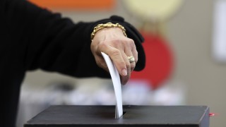Парламентарни избори се провеждат в Словения съобщава Ройтерс Гласоподавателите избират