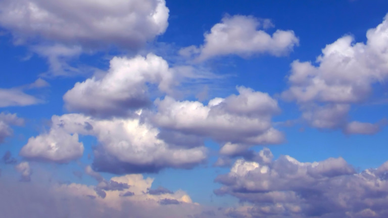 Облачно, ветровито и дъждовно