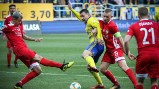 Българският нападател на Арка Гдиня Алекс Колев се размина с