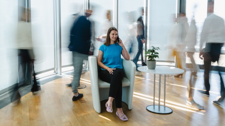 Тенденции при вложенията: малък дял големи инвеститори, повече жени, отколкото мъже и растящ интерес към дългосрочни продукти