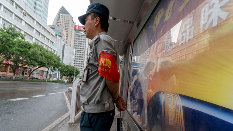 “Рядко се използва входната врата”: Доклад разкрива как Китай шпионира уйгурите