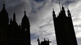 Подозрителен пакет открит до британския парламент 