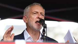 Лидерът на основната опозиционна партия във Великобритания постави под въпрос