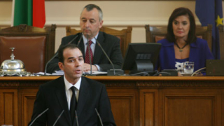 Сделката за печтницата е нужна, заяви Искров пред депутатите