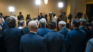 Вътрешни борби между републиканците могат да забавят помощта за Украйна