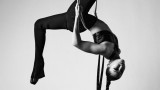 Джиджи Хадид, V Magazine и акробатичните номера на модела за корицата на списанието