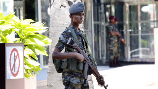 Дипломатите от посолството ни в Делхи са установили контакт с