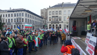 В четвъртък Брюксел бе арена на геополитическа битка Страстите около