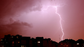 Силна гръмотевична буря връхлетя атлантическото крайбрежие на Аржентина Най малко 13 души са