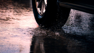 Видеоклип в социалните мрежи показва шофиране с над 120 километра