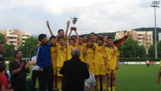  Децата на Левски спечелиха турнир във Франция