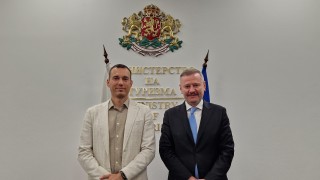 Министърът на туризма Евтим Милошев и кметът на София Васил