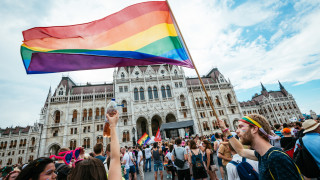 Група от 22 посолства в Будапеща сред които на Франция