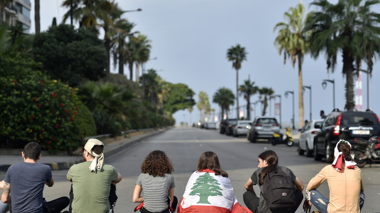 Протести парализираха Ливан