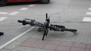 58 годишен велосипедист е пострадал сериозно при пътен на улица Димитър