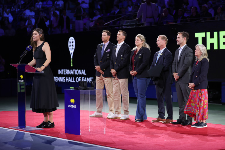 Шарапова одобри признанието прочувствено