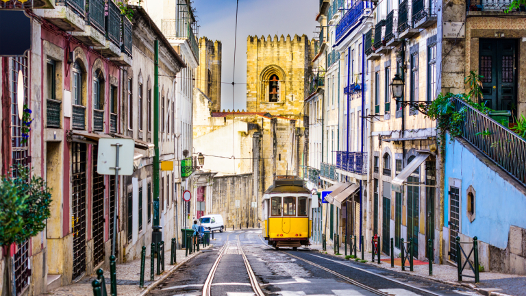Лисабон и Алгарве са най-горещите точки за покупка на имот