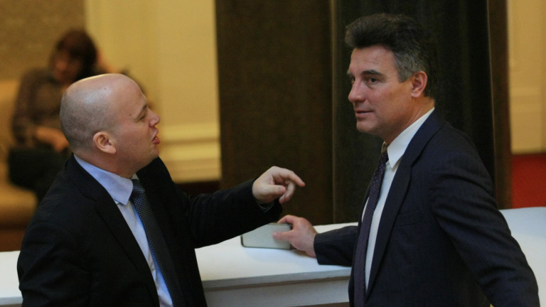 Соцдепутатът Симов не вярва властта да изкара в този вид до евроизборите