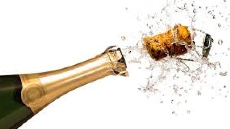 Евроскептици пили скъпо шампанско с пари от ЕК