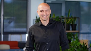 Други се свиват, но Redis дойде в България, за да расте