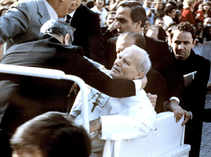 Издигат паметник на папа Йоан Павел II в Белене