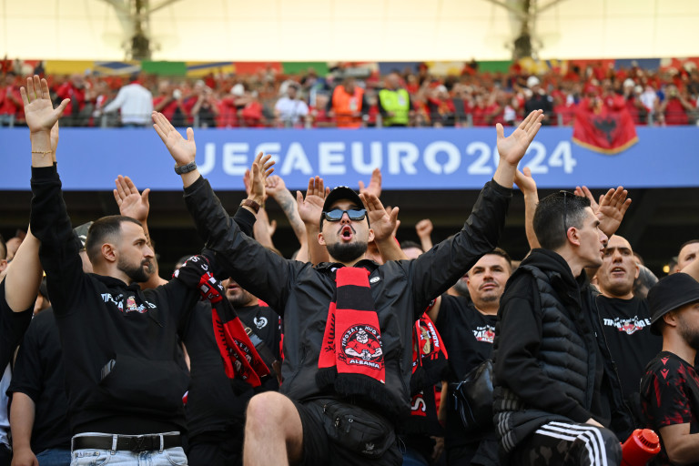 Албански почитатели по време на мача с Хърватия