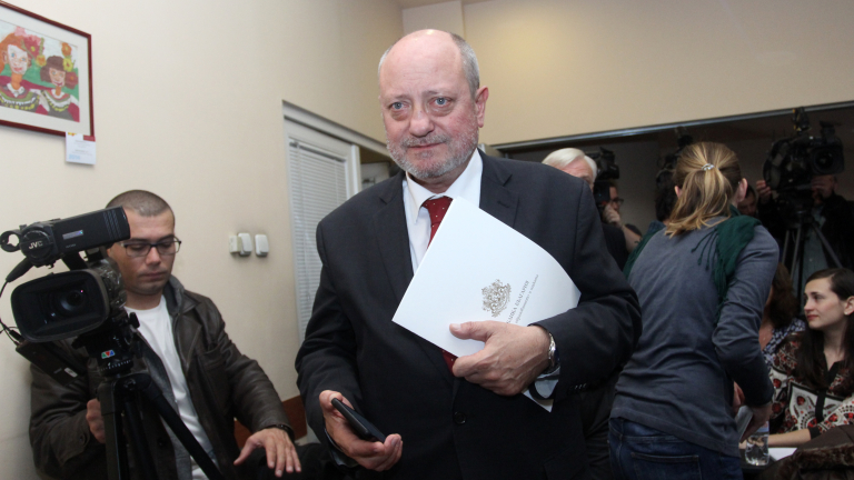 Министър Танев ще бори феодализма във ВУЗ-овете