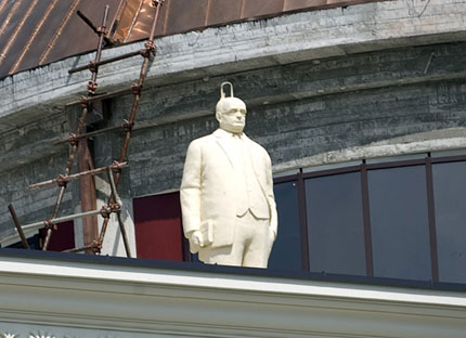 Скопие свали статуята на Симеон Радев