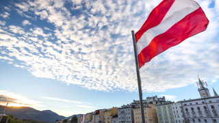 Правителството на Австрия обяви че е наредило на четирима руски