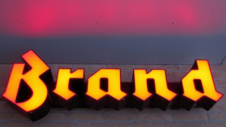 Amazon Apple и Google отново са трите най скъпи марки в