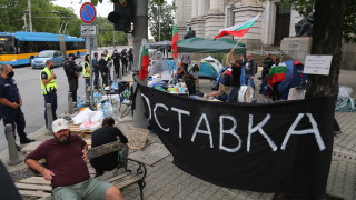 Полиция е щурмувала тази сутрин палатковите лагери в центъра на