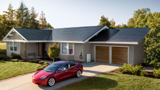 Новата версия на фотоволтаичните керемиди на Tesla обещава да бъде