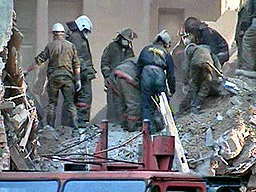 Четирима спасени след срутване на сграда в Русия
