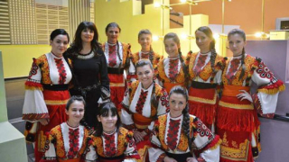 Дъщерята на Денис Ризов смени метъла с фолклора 