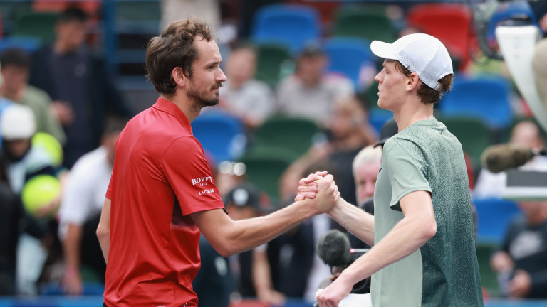 Яник Синер и Даниил Медеведев преодоляха без проблеми първия кръг в Доха